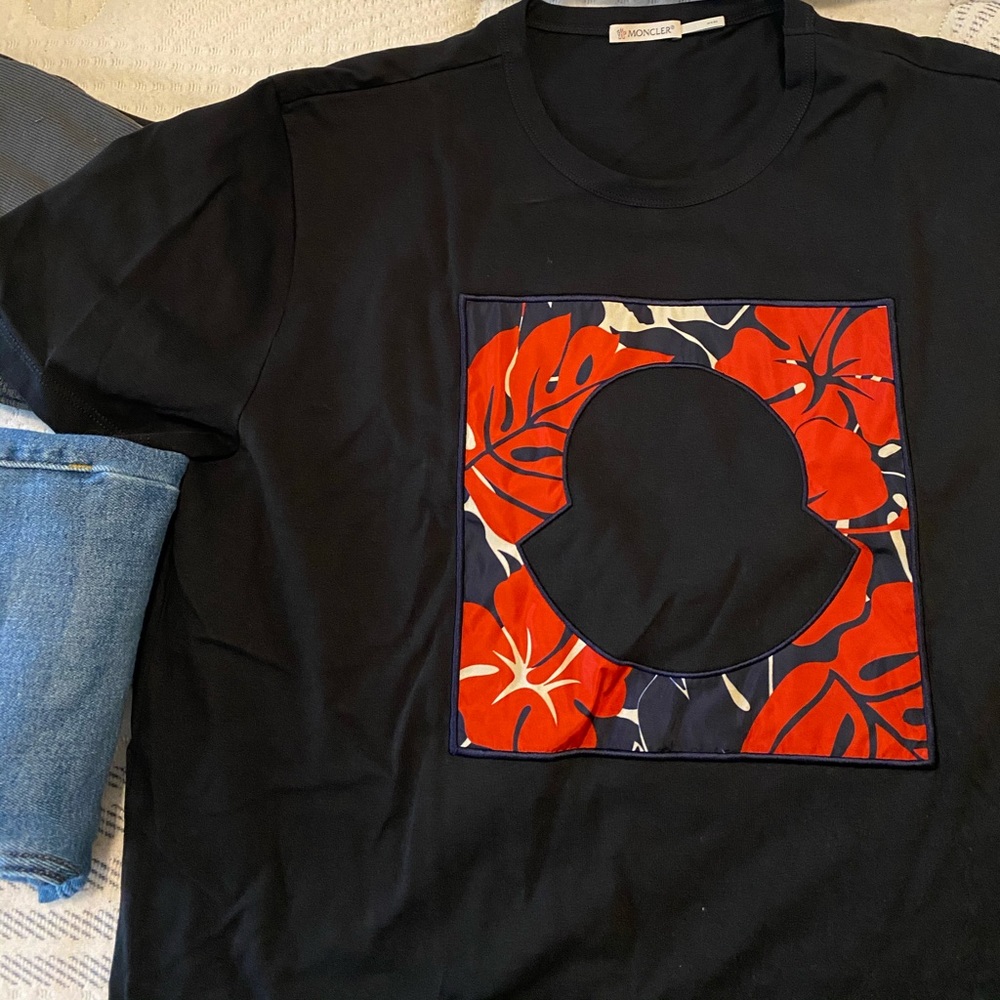 Moncler Men’s T-Shirt *NEW WITH TAGS*